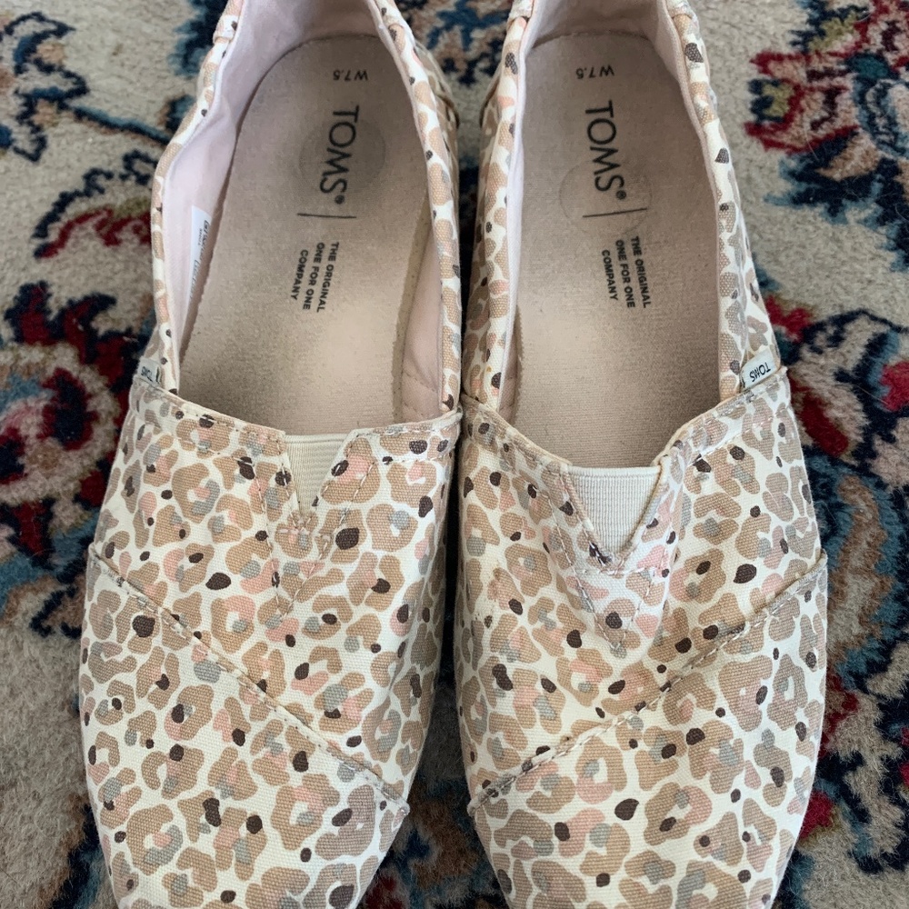 Tom’s shoes